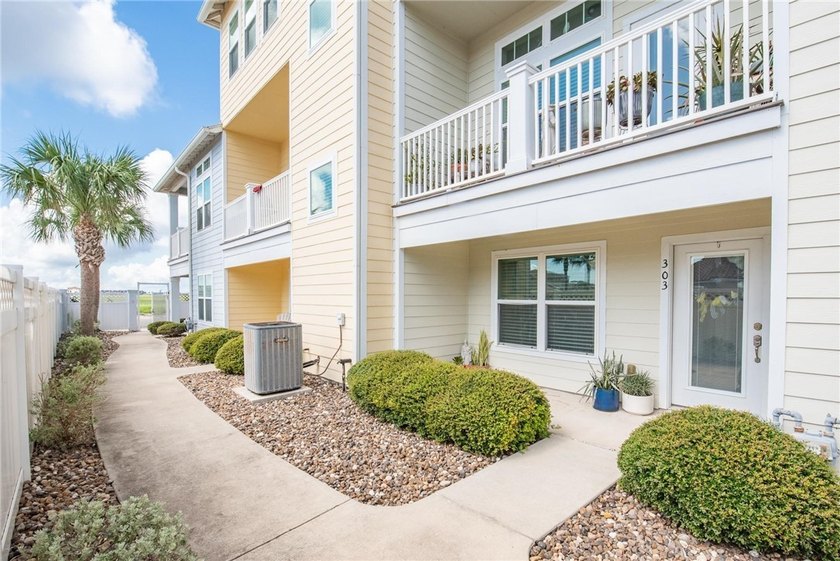 LUXURY COASTAL HOME | GATED COMMUNITY | GOLF CART TO THE BEACH - photo 2