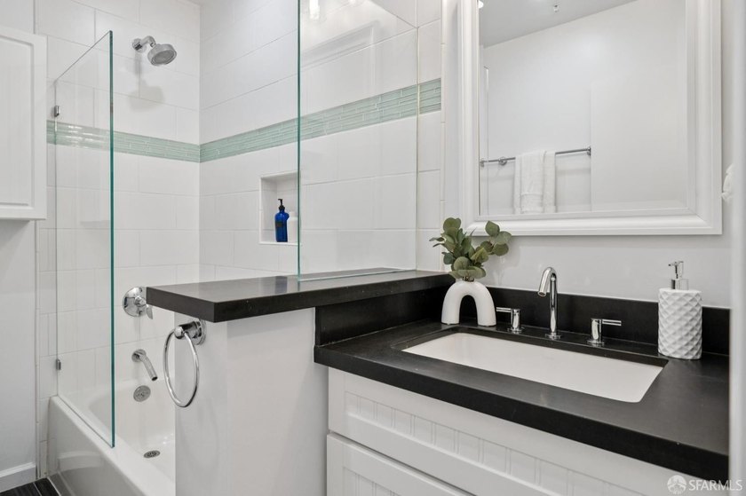 Location, Light and Excellence! This updated two-story condo - photo 34