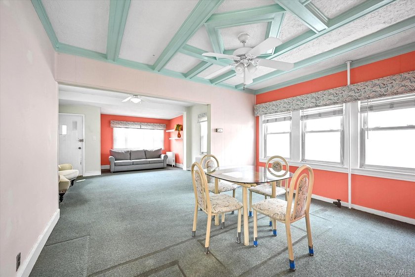 Detached starter colonial in prime North Flushing, this - photo 4