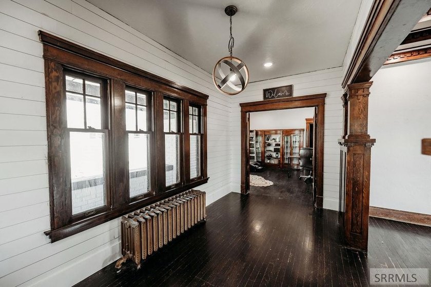 Step into timeless charm with this beautifully preserved 1910 - photo 11