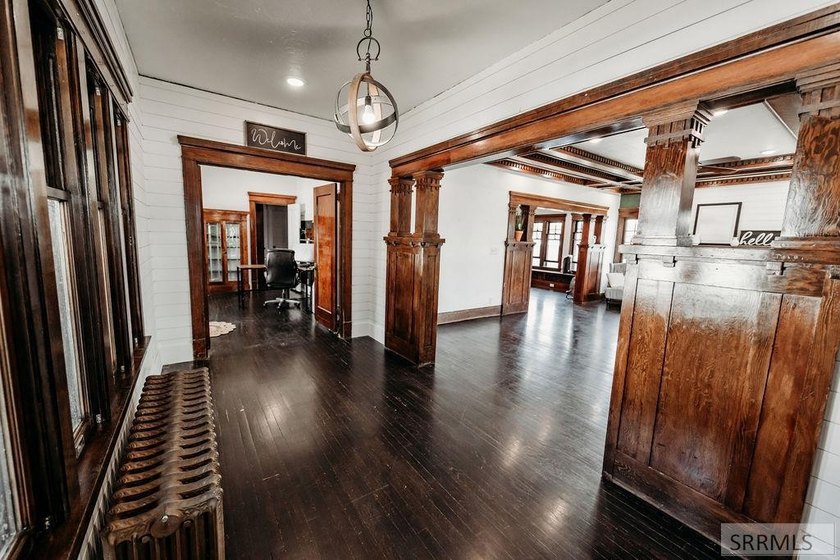 Step into timeless charm with this beautifully preserved 1910 - photo 12