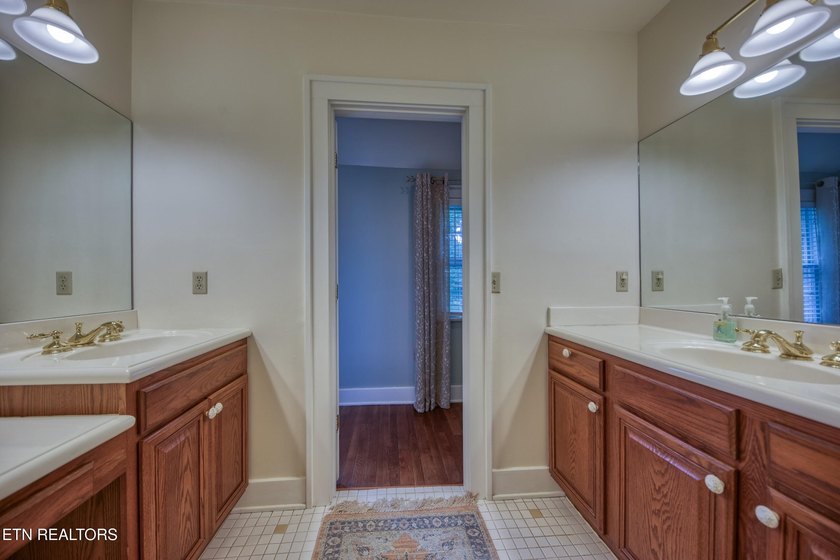 Charming 1930s English Cottage-inspired home where original - photo 22