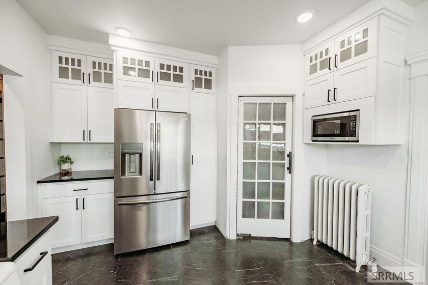Step into timeless charm with this beautifully preserved 1910 - photo 29