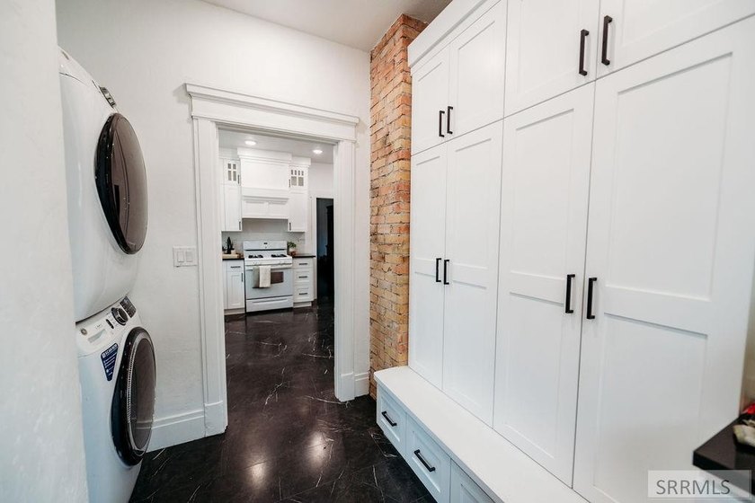 Step into timeless charm with this beautifully preserved 1910 - photo 30