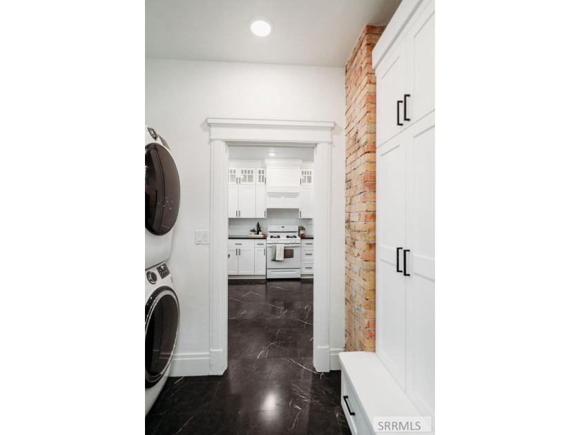 Step into timeless charm with this beautifully preserved 1910 - photo 31