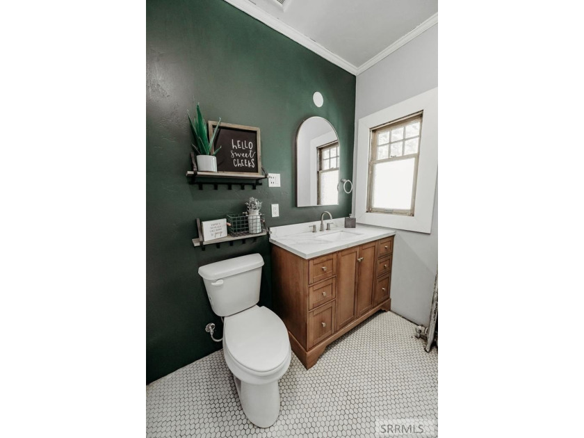 Step into timeless charm with this beautifully preserved 1910 - photo 38