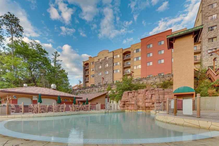 Motivated Seller! Fully furnished &amp; Move-In Ready! Turnkey - photo 31