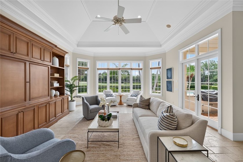 Rarely available exquisite Orchid Island golf estate with 4BR + - photo 12