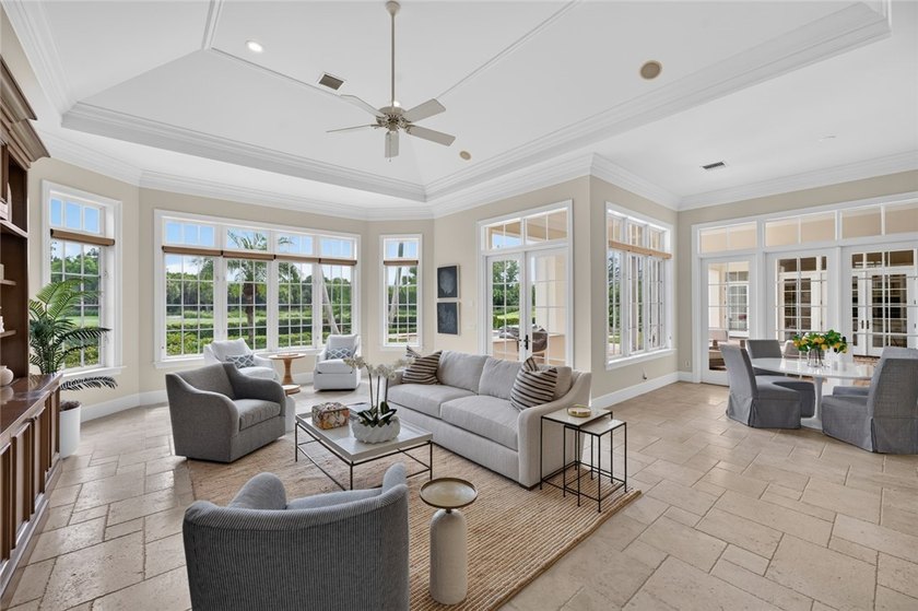 Rarely available exquisite Orchid Island golf estate with 4BR + - photo 13