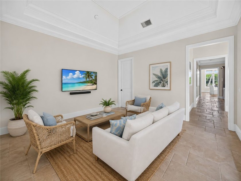 Rarely available exquisite Orchid Island golf estate with 4BR + - photo 28