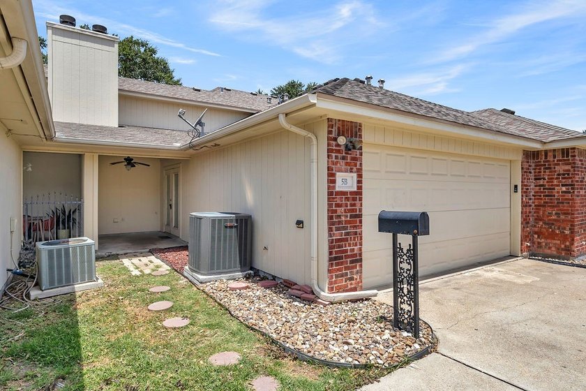 Charming Townhome in The Havens Welcome to this inviting - photo 4