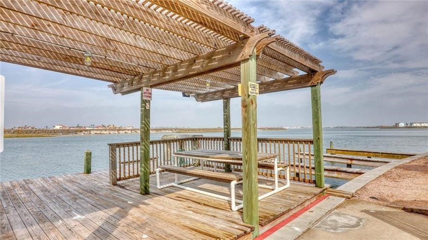 Experience the best of Island living in this beautifully - photo 8
