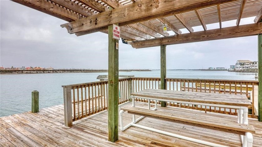Experience the best of Island living in this beautifully - photo 9