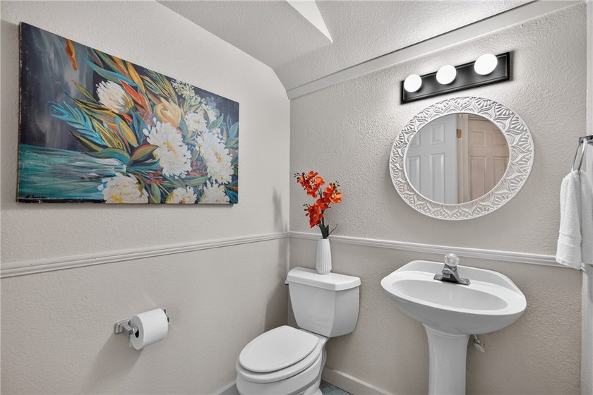 Move-in ready townhome located in the desirable The Havens - photo 8
