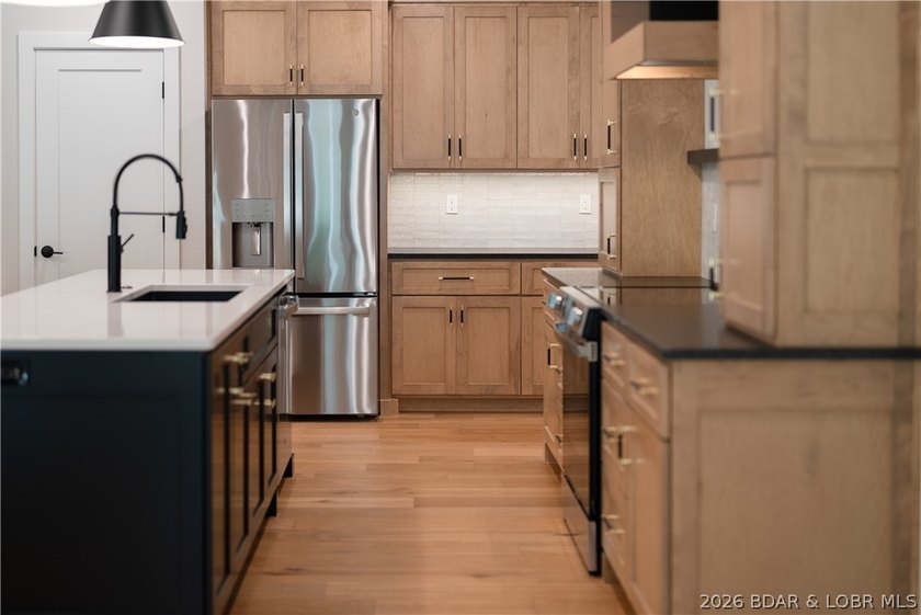 Welcome to this stunning brand-new modern construction home - photo 13