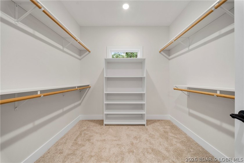 Welcome to this stunning brand-new modern construction home - photo 39