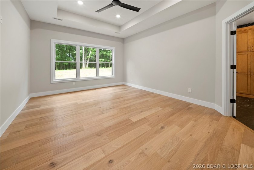 Welcome to this stunning brand-new modern construction home - photo 44
