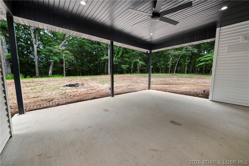 Welcome to this stunning brand-new modern construction home - photo 48