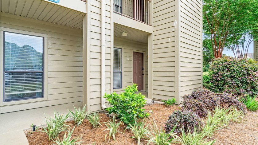 NO STAIRS!!!! This three-bedroom, two-and-a-half-bath unit - photo 7