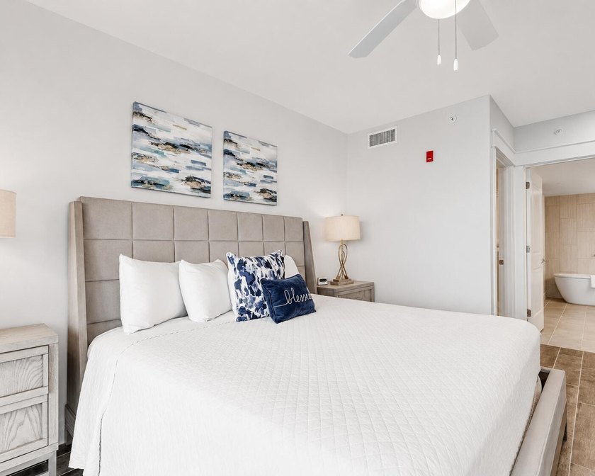 Luxury living at its best! 101 blu is a spacious, contemporary 2 - photo 14