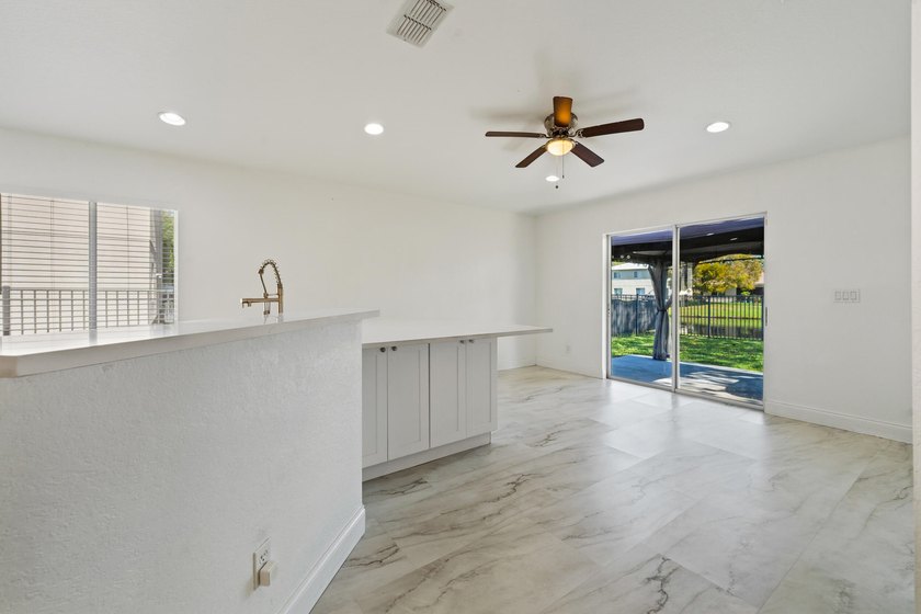 LAKESIDE Living at Its Best! Welcome to this beautifully - photo 17