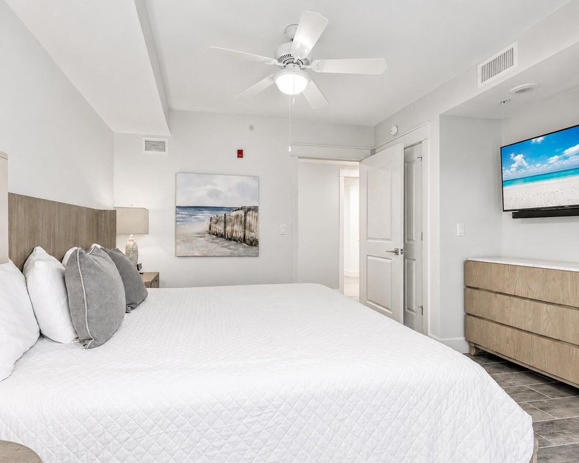 Luxury living at its best! 101 blu is a spacious, contemporary 2 - photo 18