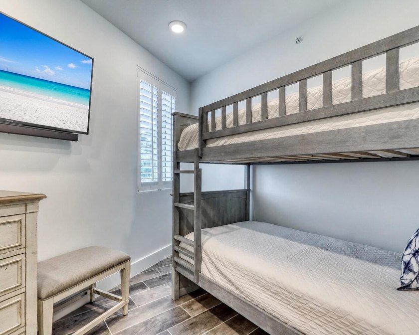 Luxury living at its best! 101 blu is a spacious, contemporary 2 - photo 23