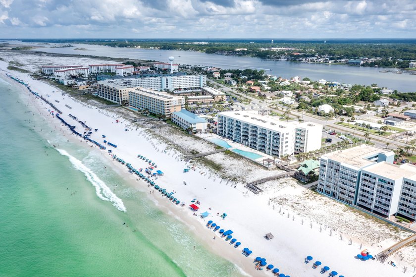 Luxury living at its best! 101 blu is a spacious, contemporary 2 - photo 32