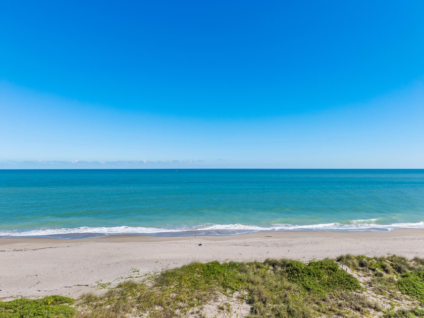 LAKESIDE Living at Its Best! Welcome to this beautifully - photo 41