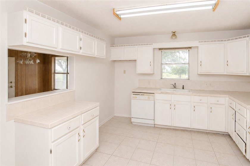 10 Acres of land in Sandia, Texas! This home features 3 bedrooms - photo 8