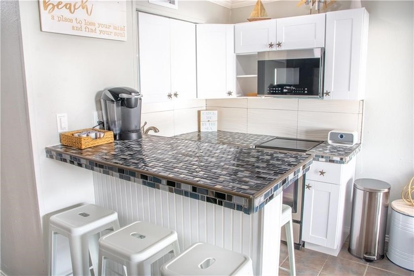 Beautiful condo with an amazing ocean view located on North - photo 4