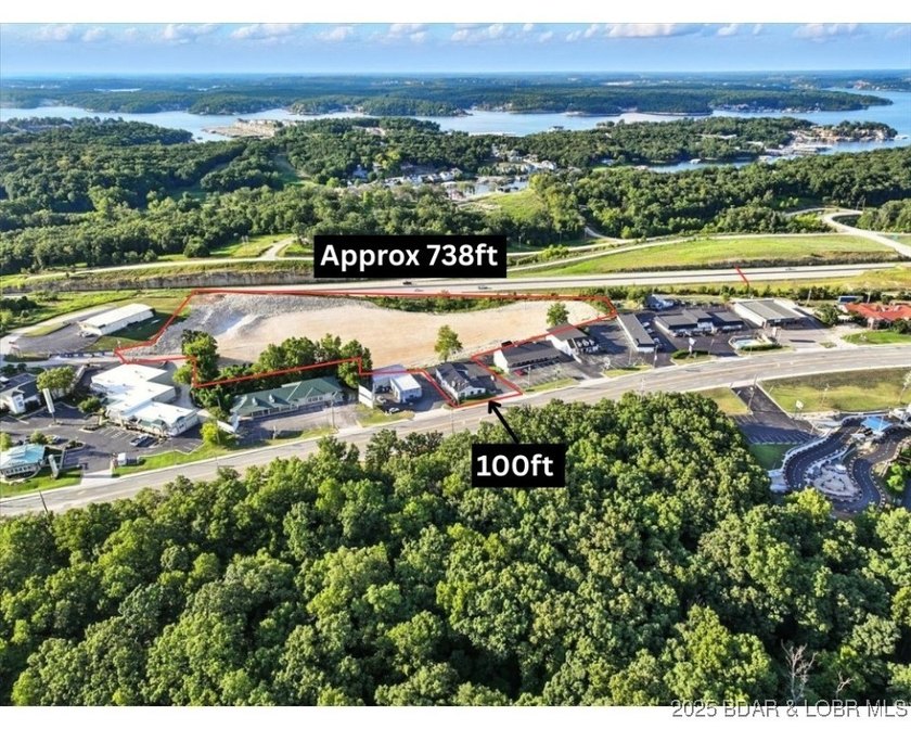 Discover the potential of this exceptional commercial property - photo 2