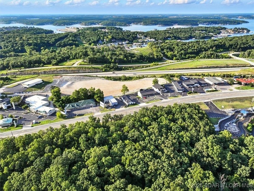 Discover the potential of this exceptional commercial property - photo 7