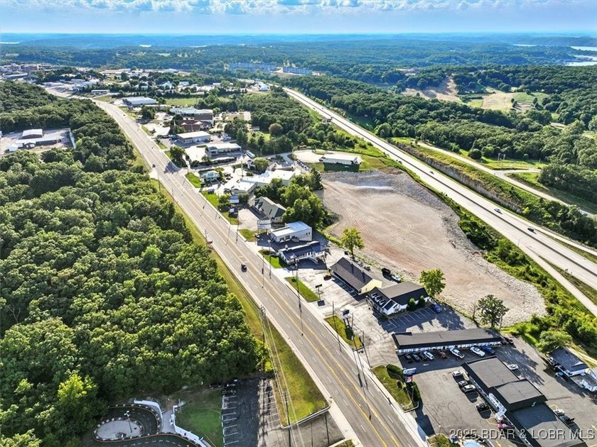 Discover the potential of this exceptional commercial property - photo 8