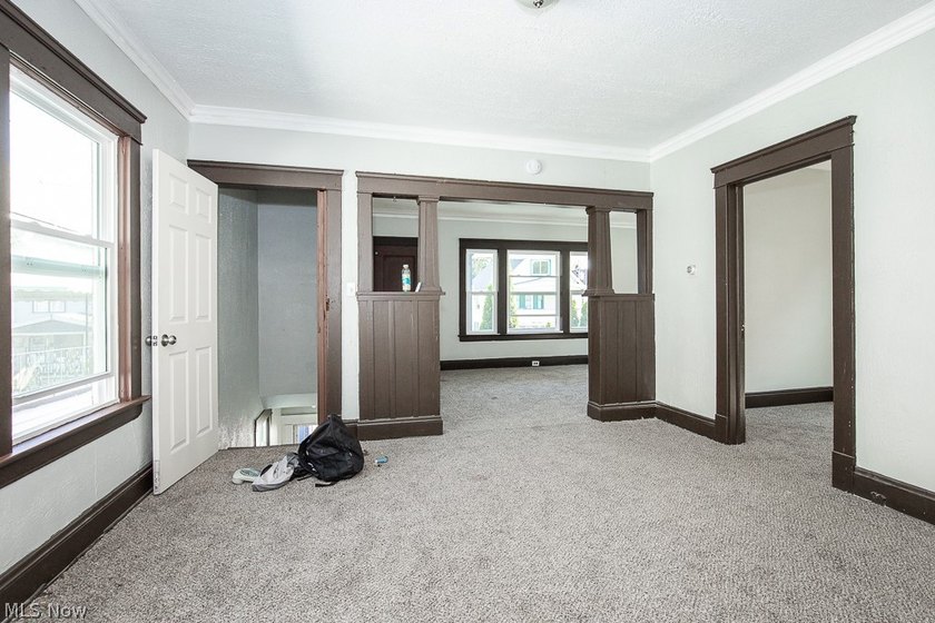 The large fully rehabbed duplex is waiting for you today - photo 21