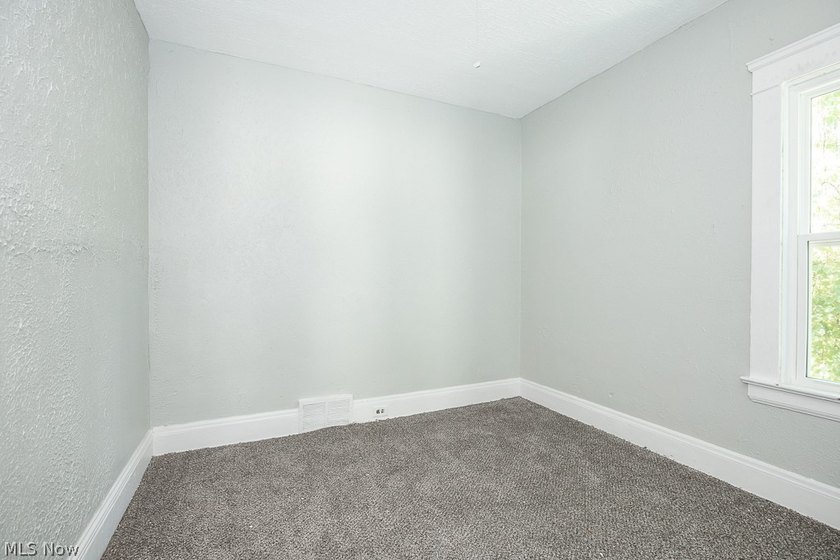 The large fully rehabbed duplex is waiting for you today - photo 26