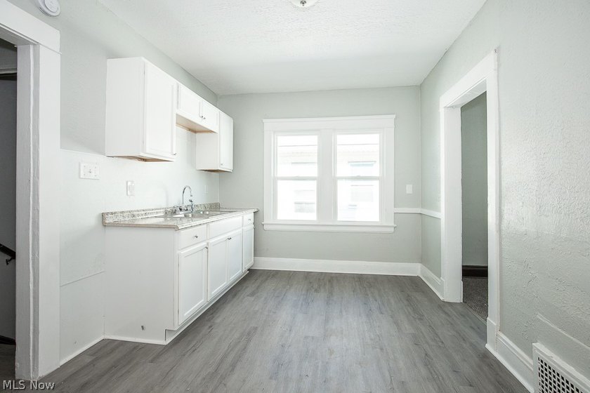 The large fully rehabbed duplex is waiting for you today - photo 27