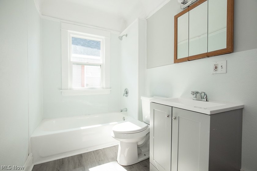 The large fully rehabbed duplex is waiting for you today - photo 29