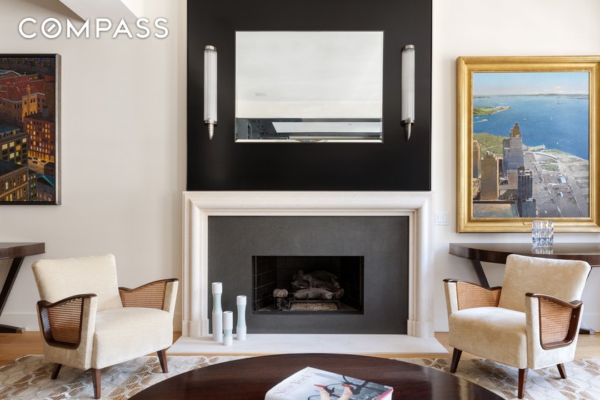 This exquisite triple-mint residence enjoys a semi-private - photo 6