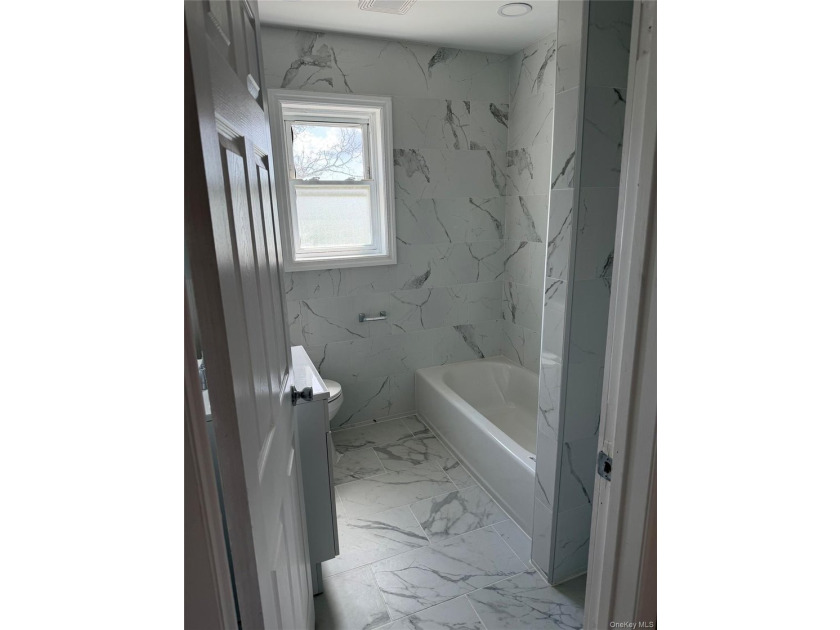 Fully renovated house includes new kitchen, bathrooms and all - photo 13