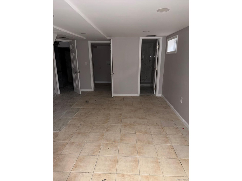 Fully renovated house includes new kitchen, bathrooms and all - photo 14