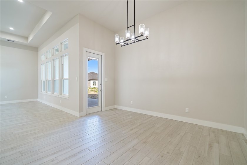 Builder is offering up to $10,000 toward the buyer's closing - photo 8