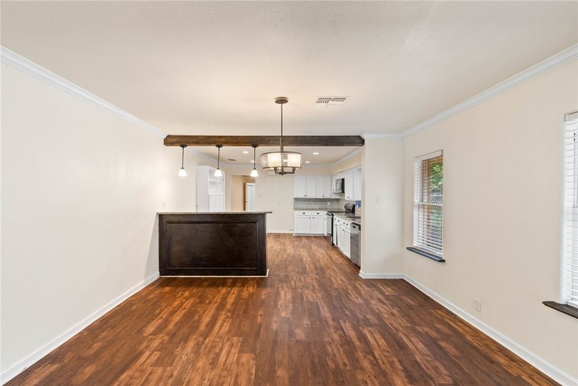 Located in the established Historic Del Mar neighborhood, this - photo 6