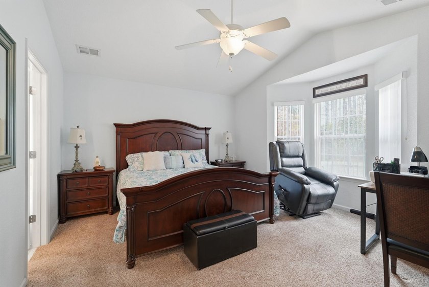 Beautifully FURNISHED, well maintained 3 bed 2 bath ranch with - photo 14