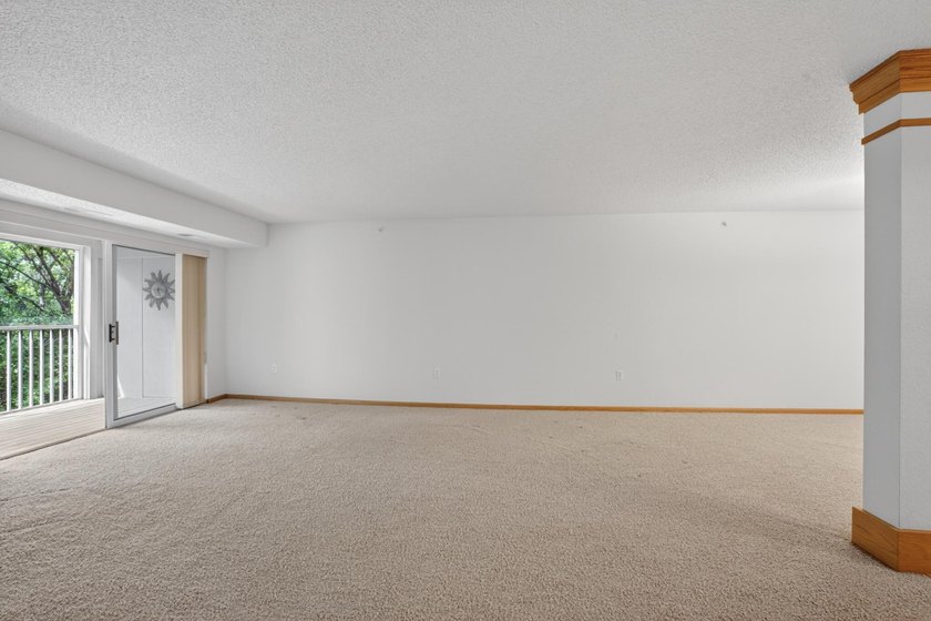 Welcome to maintenance free 55+ living in this spacious - photo 8