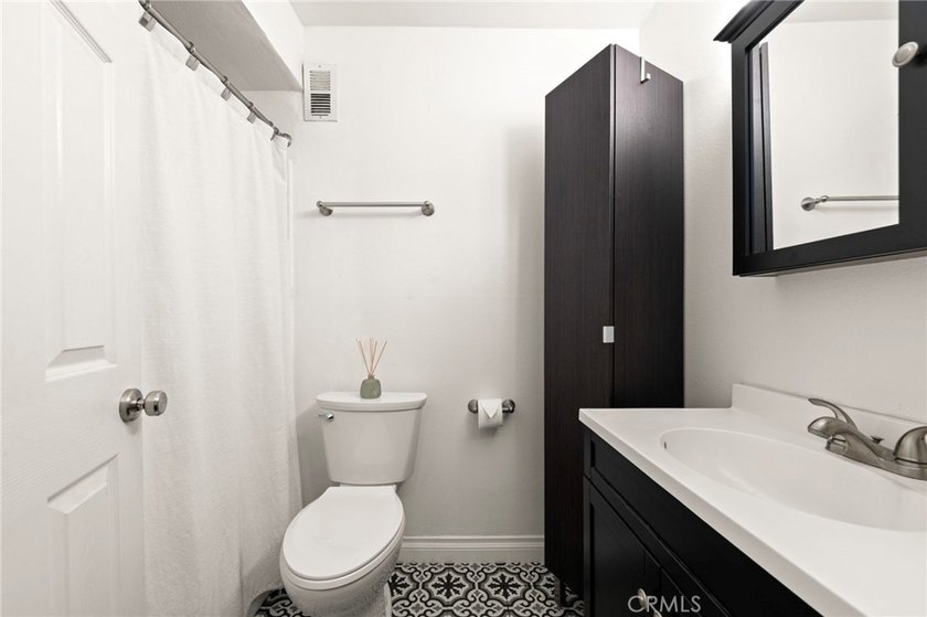 Welcome to Gaviota Heights - Your Urban Retreat in Alamitos - photo 23