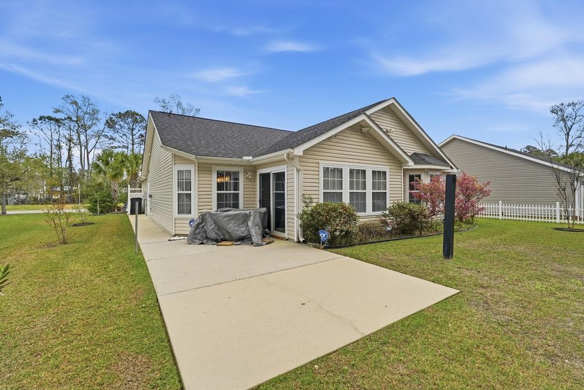 Beautifully FURNISHED, well maintained 3 bed 2 bath ranch with - photo 35