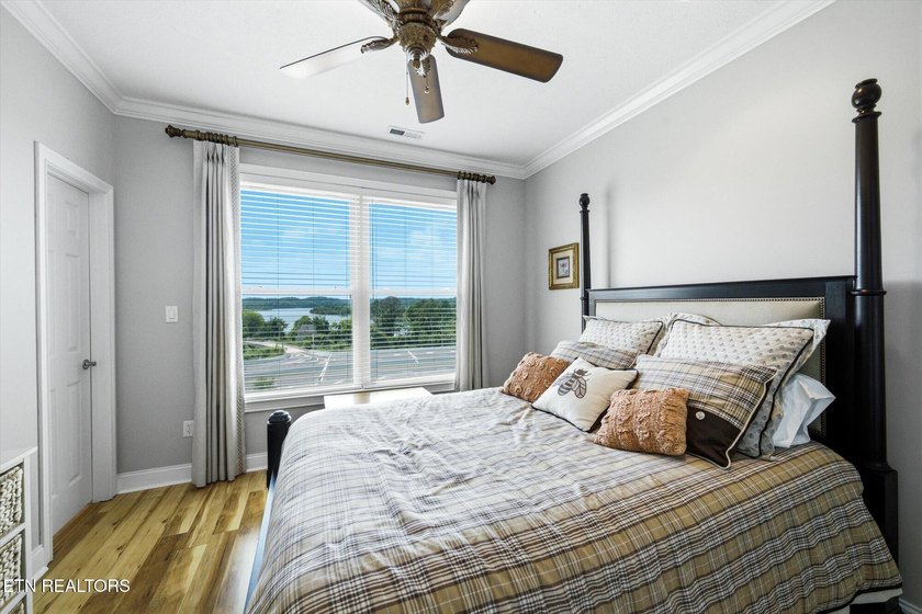 Enjoy the mountain &amp; main channel lake views from almost every - photo 36