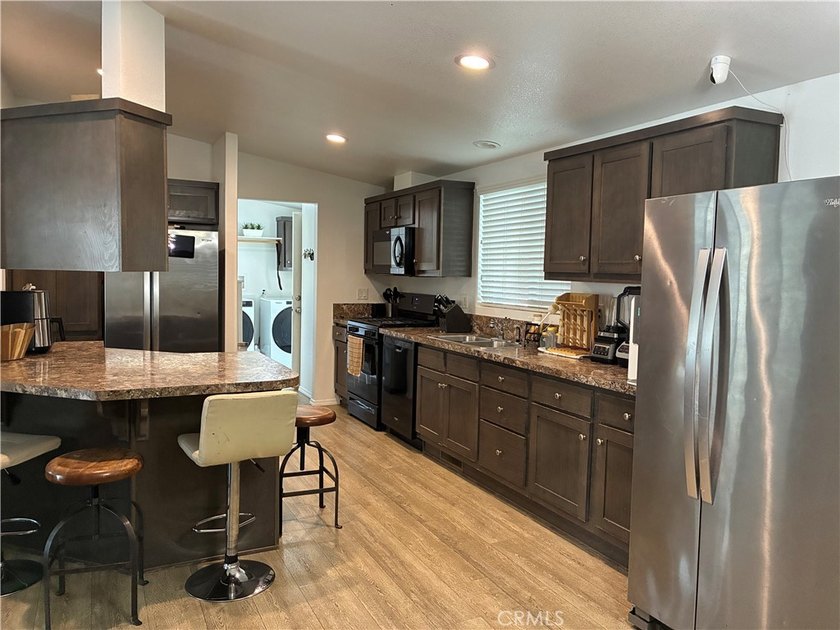 Gorgeous 4 Bedrooms, 2 Baths built in 2018, great open floor - photo 12