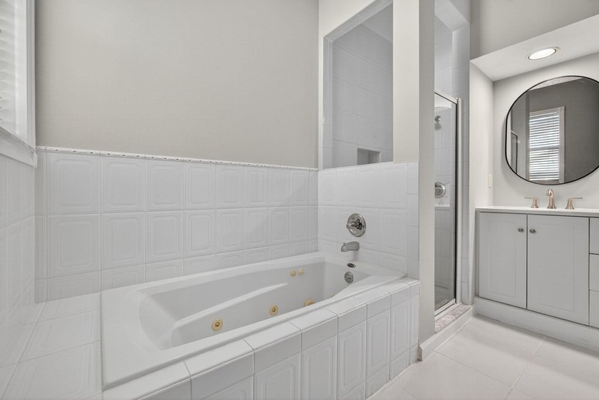 Welcome to this beautifully maintained three-bedroom, two-bath - photo 22